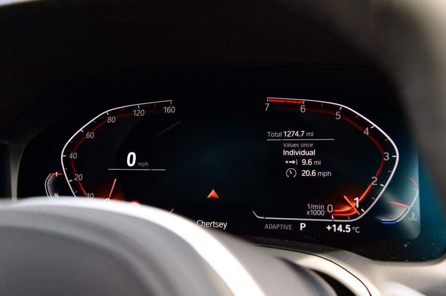 Панель приборов BMW 330i M Sport (G20) 2019 года  (UK) (фото 4 из 15)